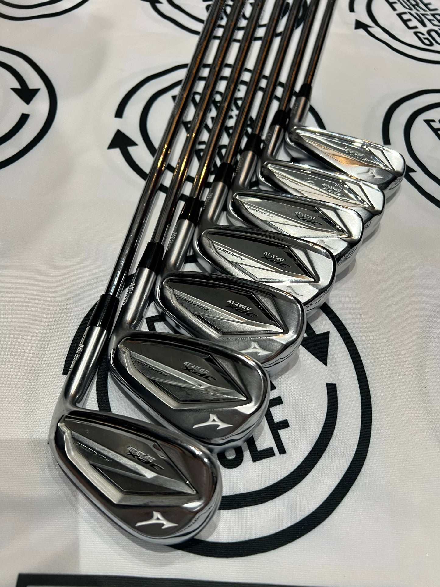 MIZUNO JPX 923 FORGED IRONS / 5 - GW / Mens RH / Stiff Flex
