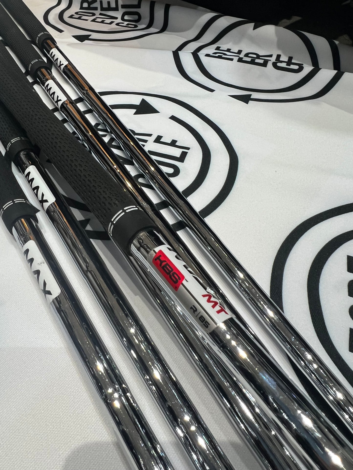 TAYLORMADE P790 (2025) IRONS / 5 - PW / RH / 85g Reg Flex