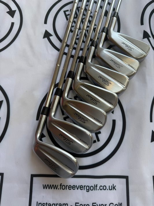 TITLEIST T250/T250* COMBO IRON SET / 4 - PW / RH / AMT White X Flex / MINT USED