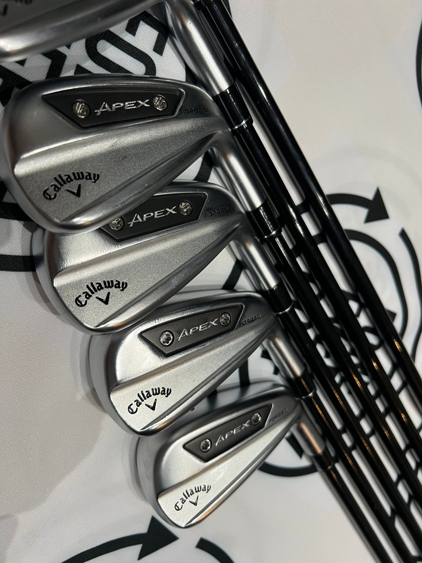 CALLAWAY APEX Ai200 IRONS / 6 - GW / RH / 85g Reg Flex Graphite Shafts