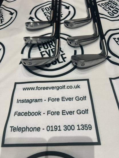 TAYLORMADE P790 (2025) IRONS / 6 - AW / RH / 65g Reg Graphite Shafts