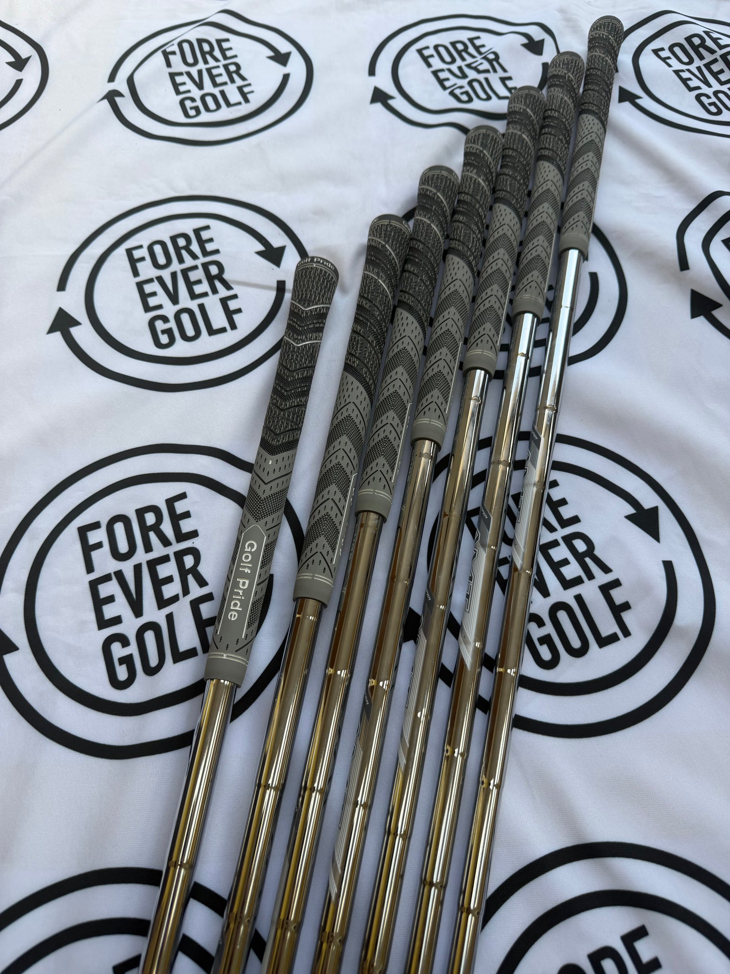 TITLEIST T250/T250* COMBO IRON SET / 4 - PW / RH / AMT White X Flex / MINT USED