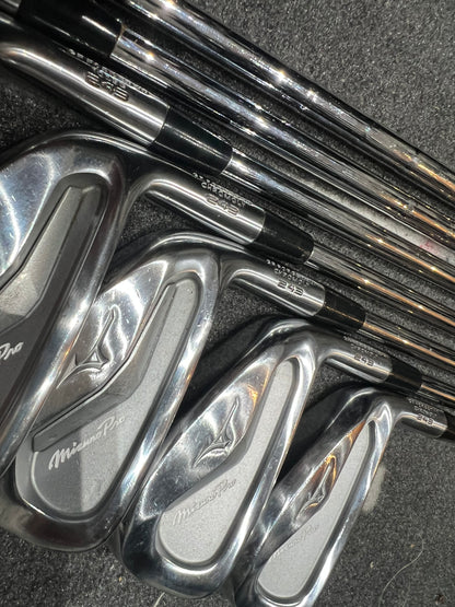 MIZUNO PRO 243 IRONS / 4 - PW / Mens RH / 105g X-Stiff Flex