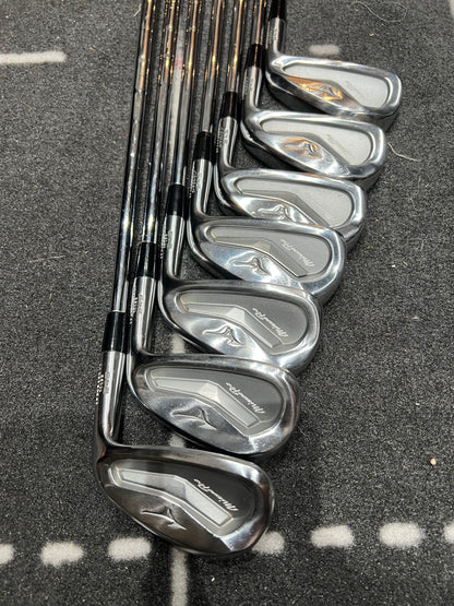 MIZUNO PRO 243 IRONS / 4 - PW / Mens RH / 105g X-Stiff Flex