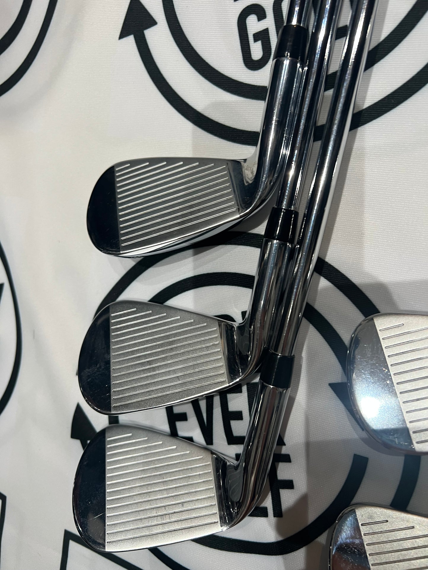 CALLAWAY ELYTE IRONS / 6 - PW / Mens RH / 102g Reg Flex