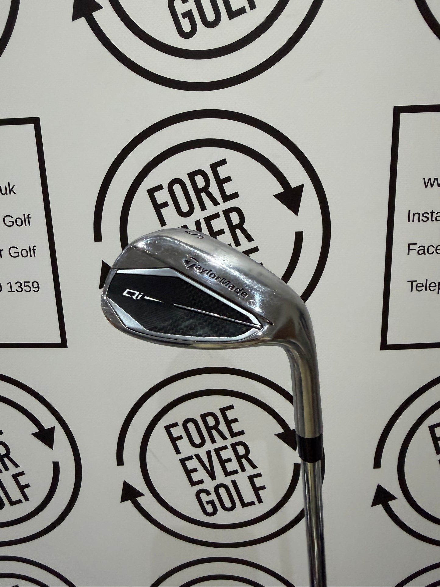 TAYLORMADE Qi SAND WEDGE / RH / 85g Stiff Flex