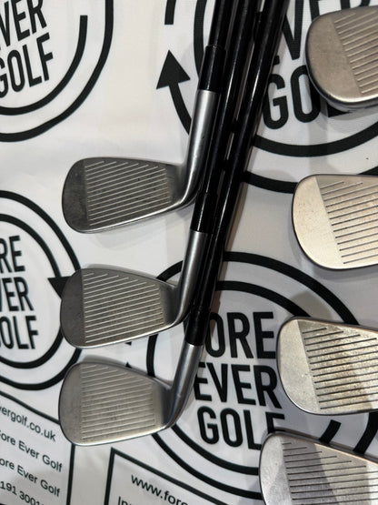 TAYLORMADE P790 (2021) IRONS / 4 - PW / RH / 105g Stiff Flex / Graphite Shafts