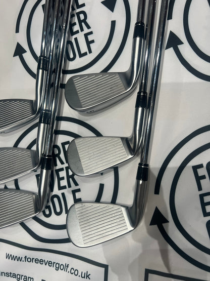 CALLAWAY APEX Ai300 IRONS / 5 - PW / Regular Flex