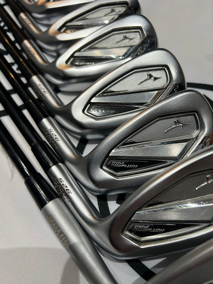 MIZUNO JPX 925 HOT METAL PRO IRONS / 5 - SW / RH / 55g Graphite A Flex