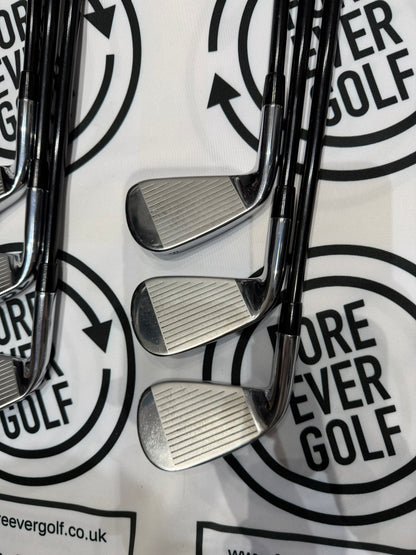 CALLAWAY ROGUE ST PRO IRONS / 5-PW / RH / 85g Stiff Flex Graphite Shafts