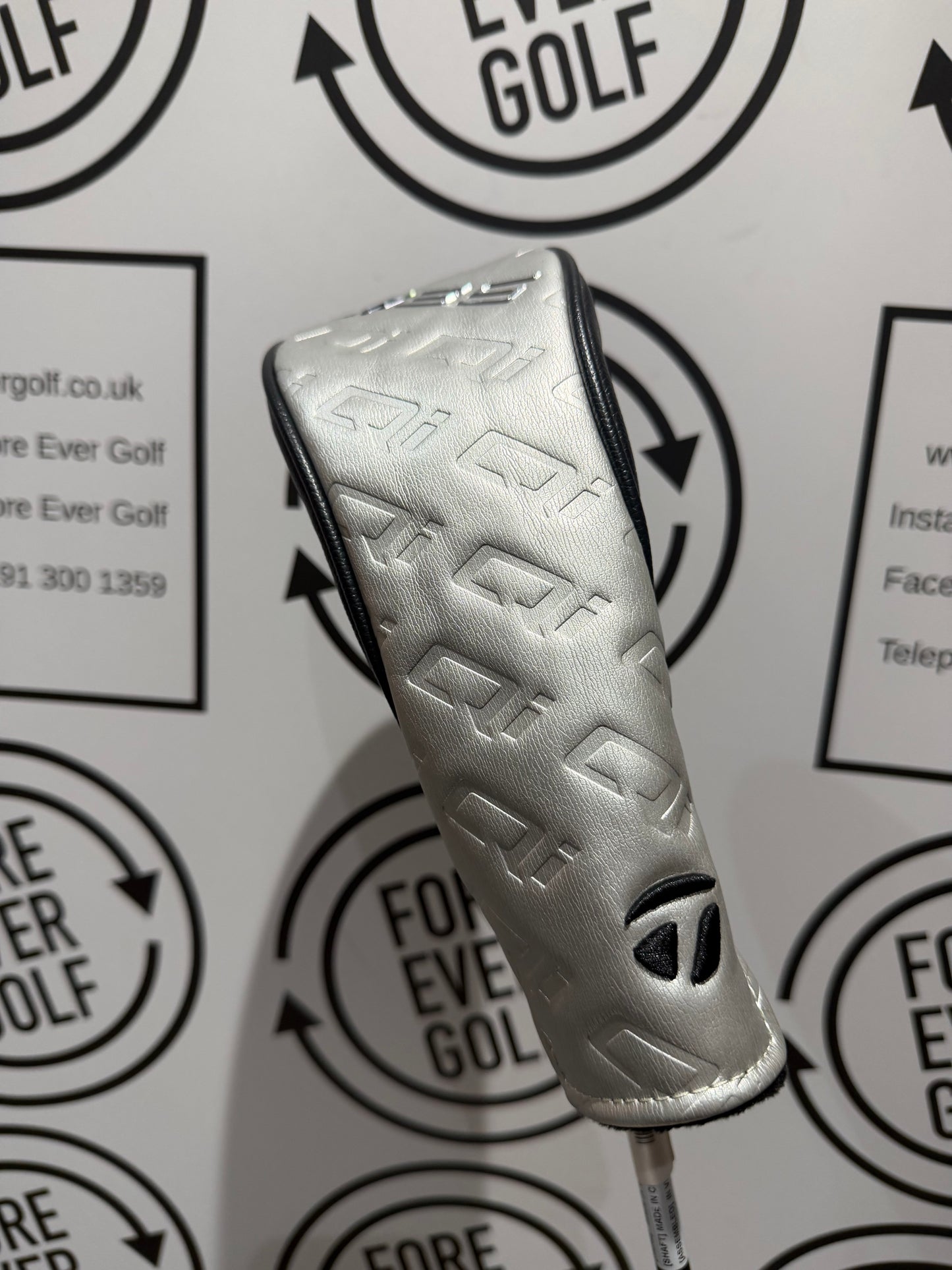 TAYLORMADE Qi35 3 HYBRID / 19 Degree / Mens RH / 70g Stiff Flex