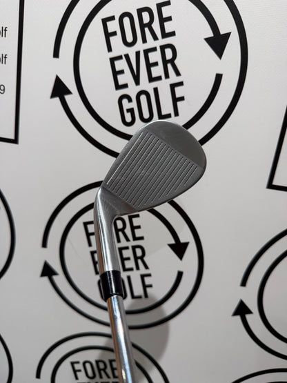 TAYLORMADE Qi SAND WEDGE / RH / 85g Stiff Flex