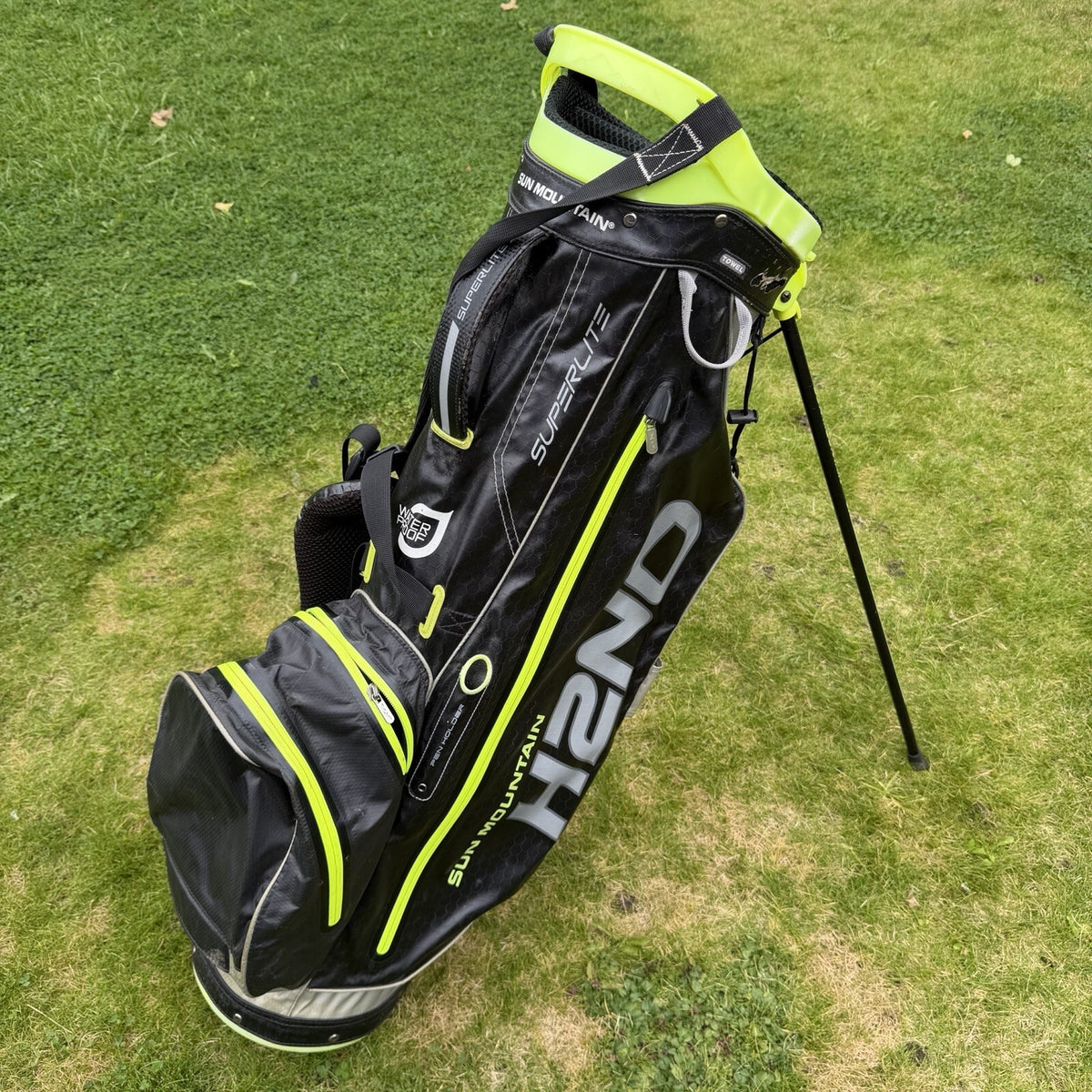 SUN MOUNTAIN H2NO GOLF CARRY BAG / 4 Way Divide / Black/Yellow / OK USED