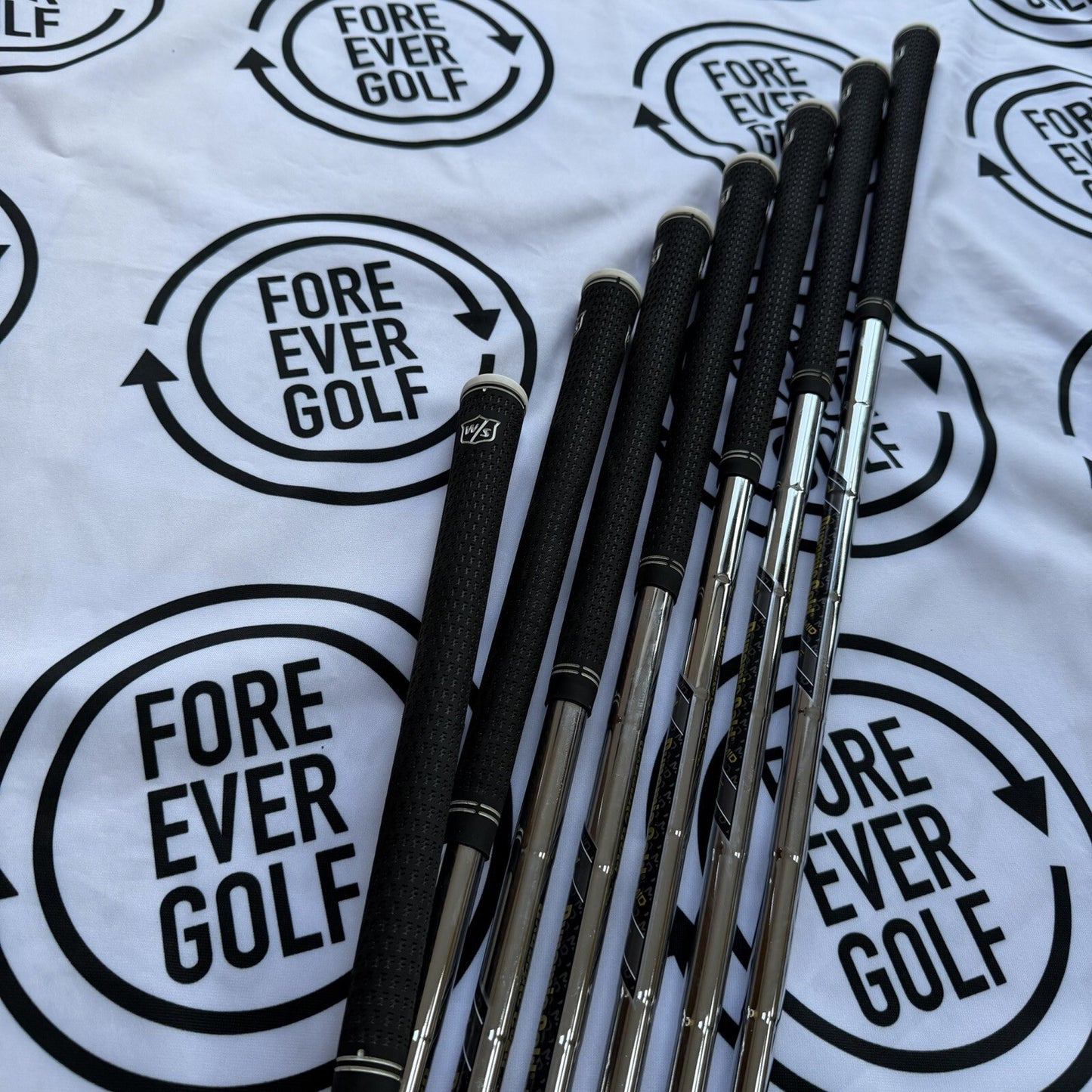 WILSON STAFF MODEL CB IRONS (2024) / 4 - PW / Mens RH / 115g Stiff Flex / V.GOOD