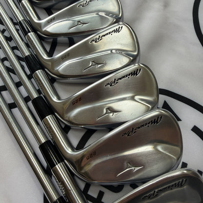 MIZUNO PRO 225 IRONS / 4 - PW / Mens RH / 105g Reg Flex / V.GOOD USED