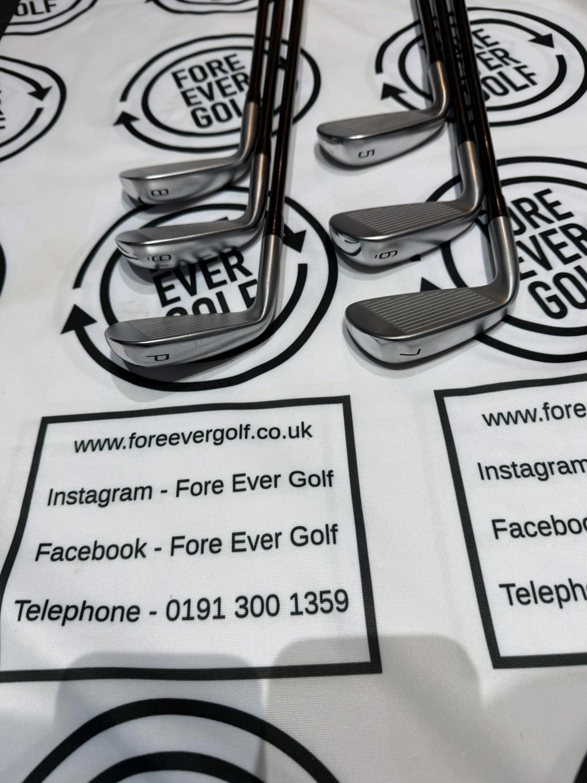 MIZUNO JPX 925 HOT METAL IRONS / 5 - PW / RH / 65g Reg Flex MMT Graphite Shafts