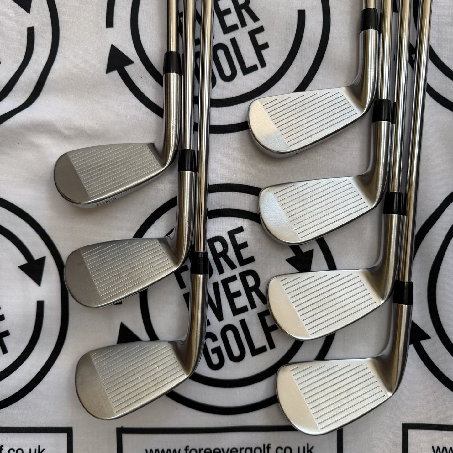 TITLEIST T100 (2023) IRONS / 4 - PW / Mens RH / AMT Black / Stiff Flex / V.GOOD