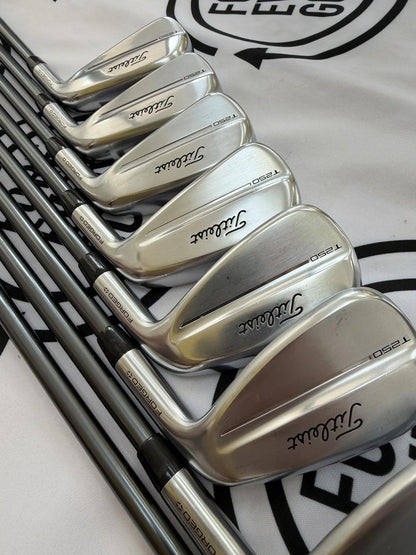 TITLEIST T250 IRONS / 4 - PW + 48 / RH / 65g Reg Flex MMT Graphite Shafts / VGC