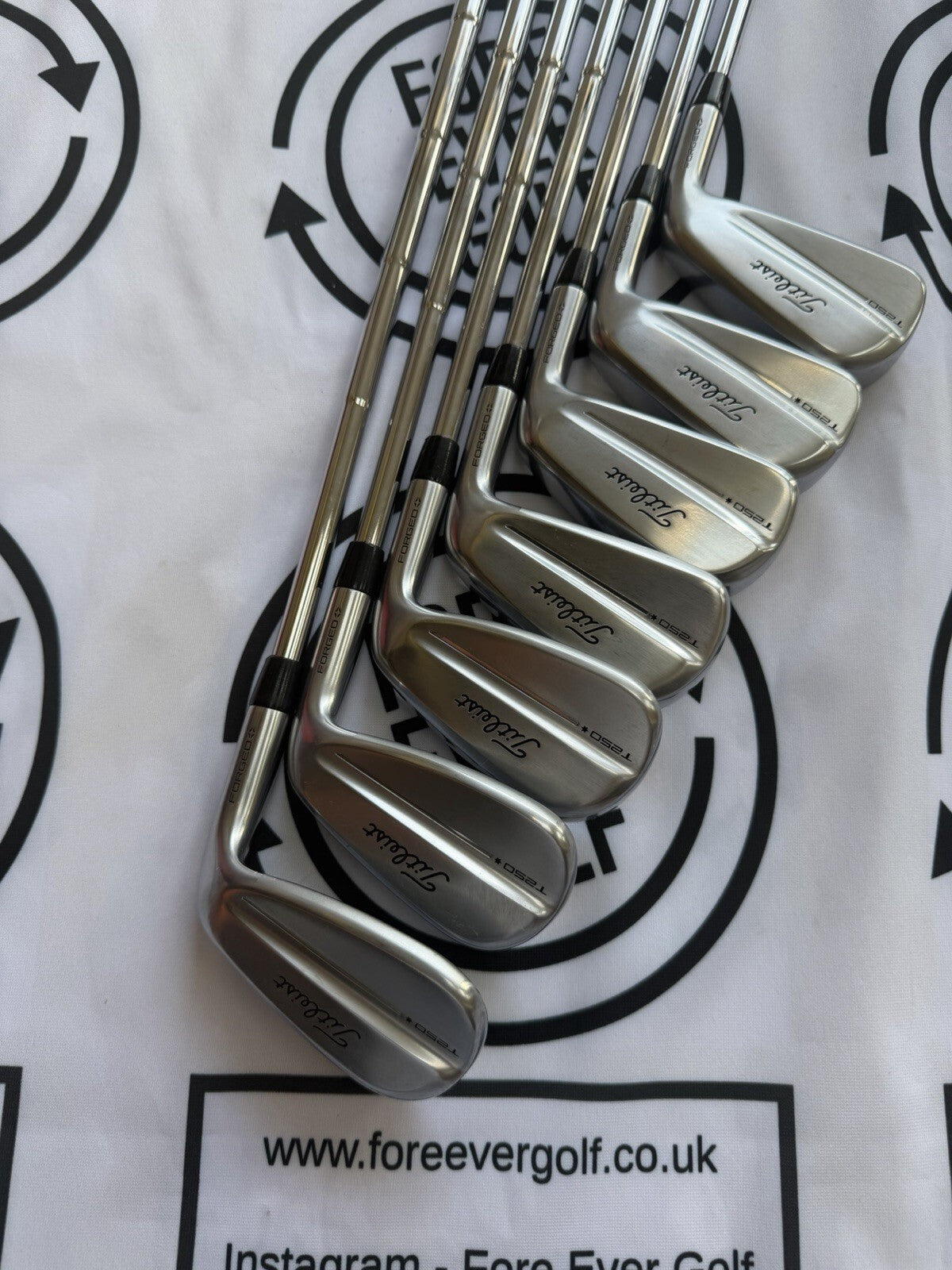 TITLEIST T250/T250* COMBO IRON SET / 4 - PW / RH / AMT White X Flex / MINT USED