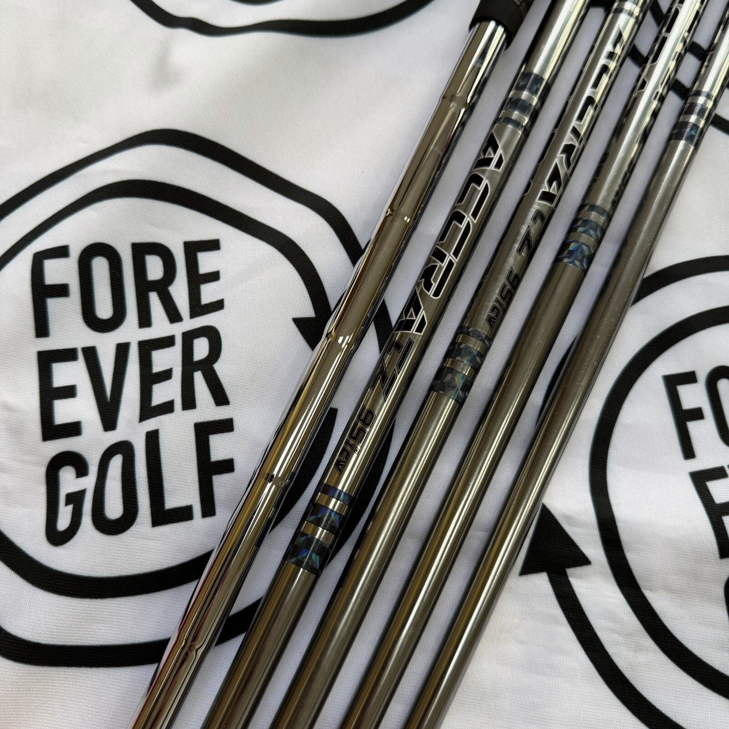 FOURTEEN TB-7 IRONS / 7 - PW + 48 / RH 95g Reg Flex / ACCRA IZ SHAFTS / V.GOOD
