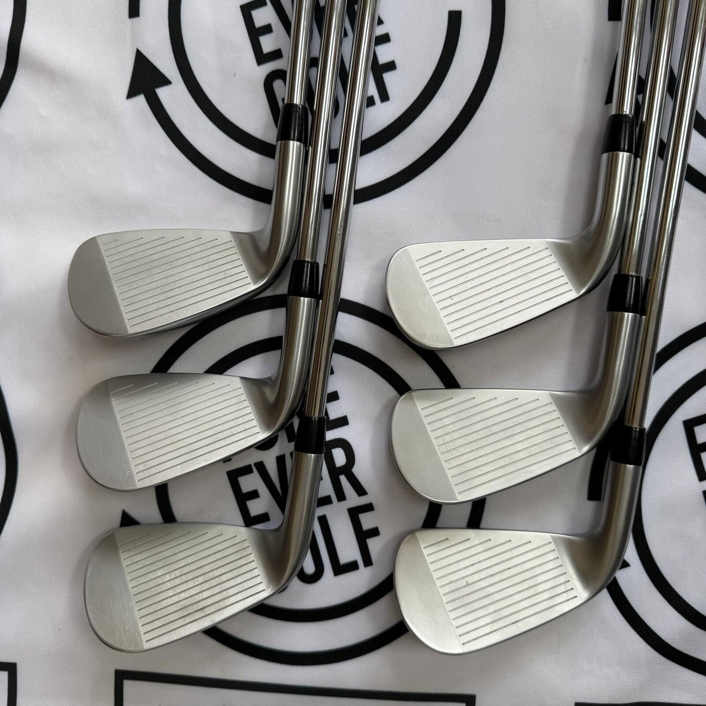 TITLEIST T350 (2025) IRONS / 5 - PW / Mens RH / RED AWT Reg Flex Shafts / MINT