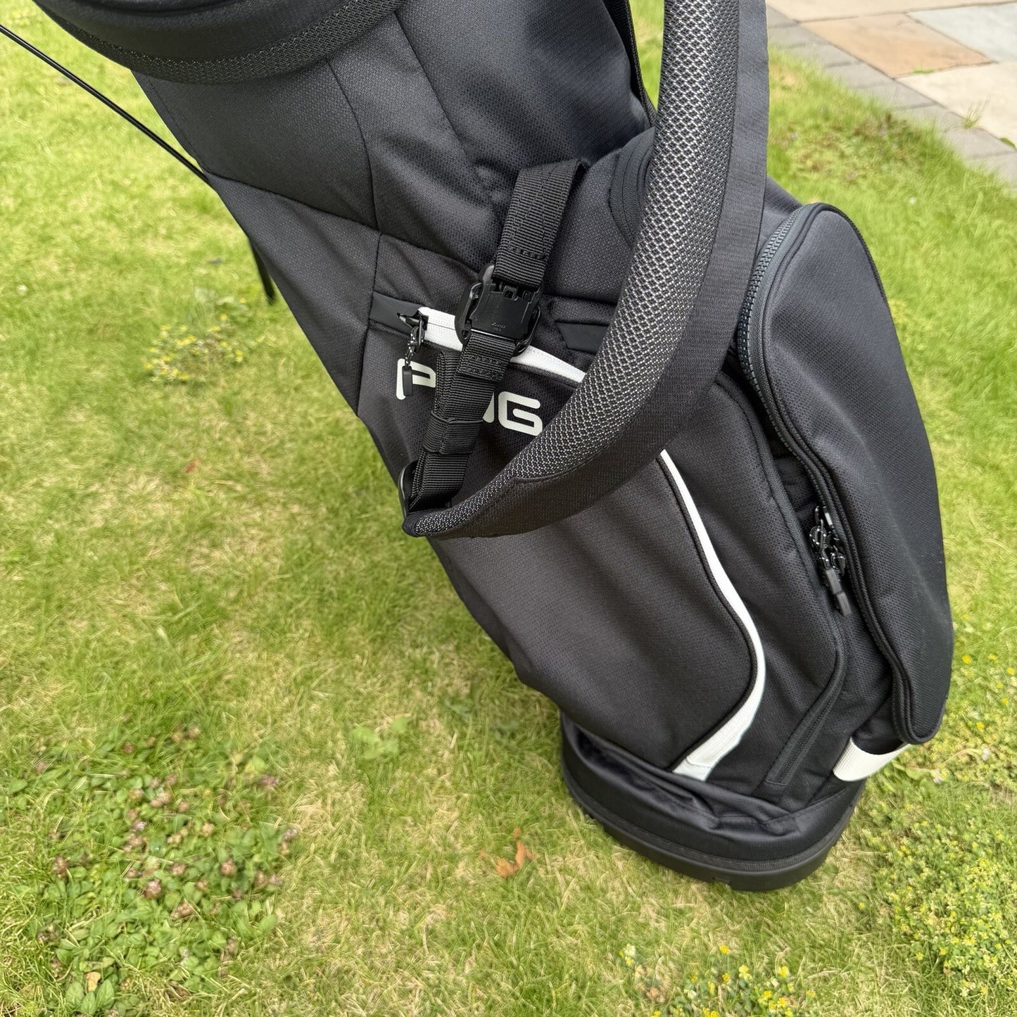 PINGER HOOFERLITE GOLF CARRY BAG / 4 Way Divide / Black/White / NEW