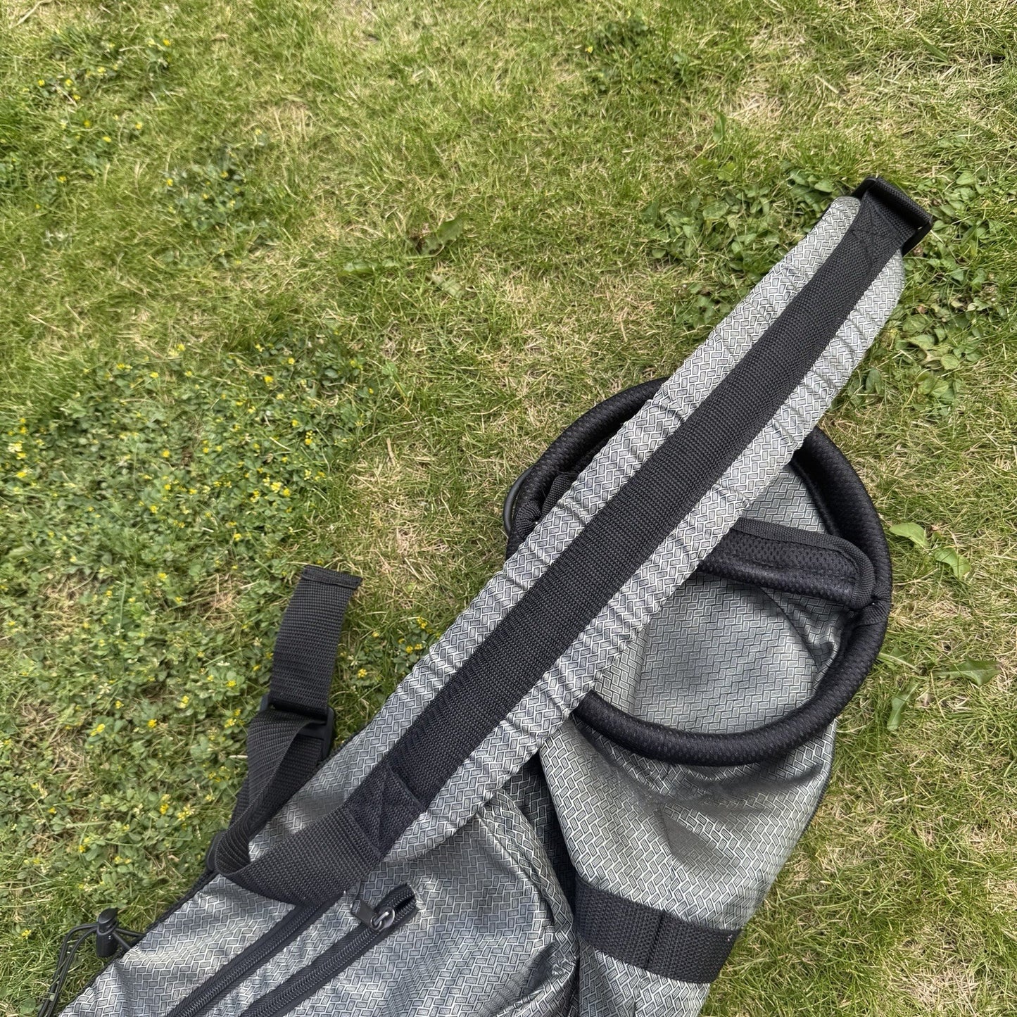 GOLF SUNDAY BAG / Grey/Solver / 2 Way Divide / Lightweight / One Strap / GOOD US