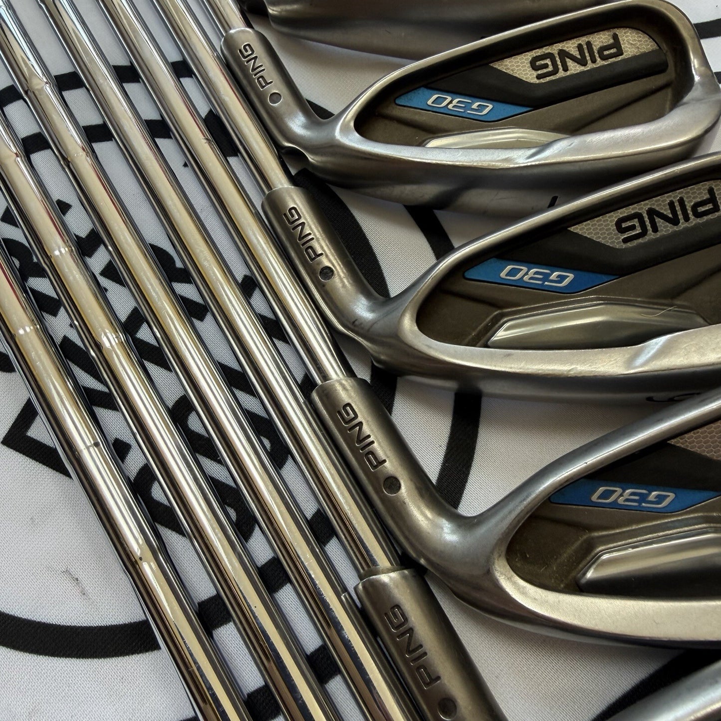 PING G30 IRONS / 4 - PW + UW / RH / Regular Flex / Black Dot / GOOD USED