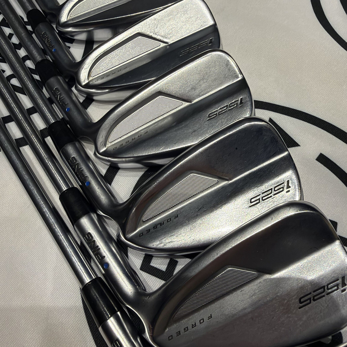 PING i525 IRONS / 4 - PW / Blue Dot / 195g Reg Flex / GOOD USED