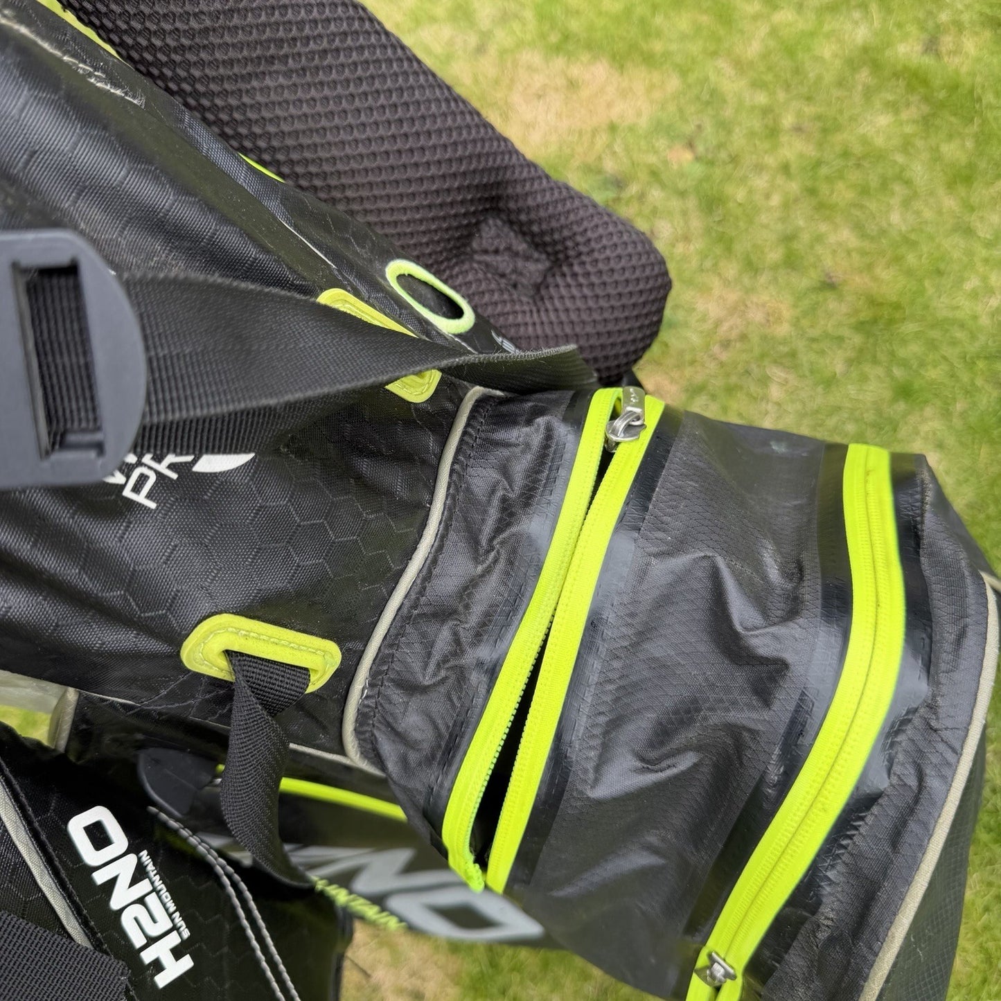 SUN MOUNTAIN H2NO GOLF CARRY BAG / 4 Way Divide / Black/Yellow / OK USED
