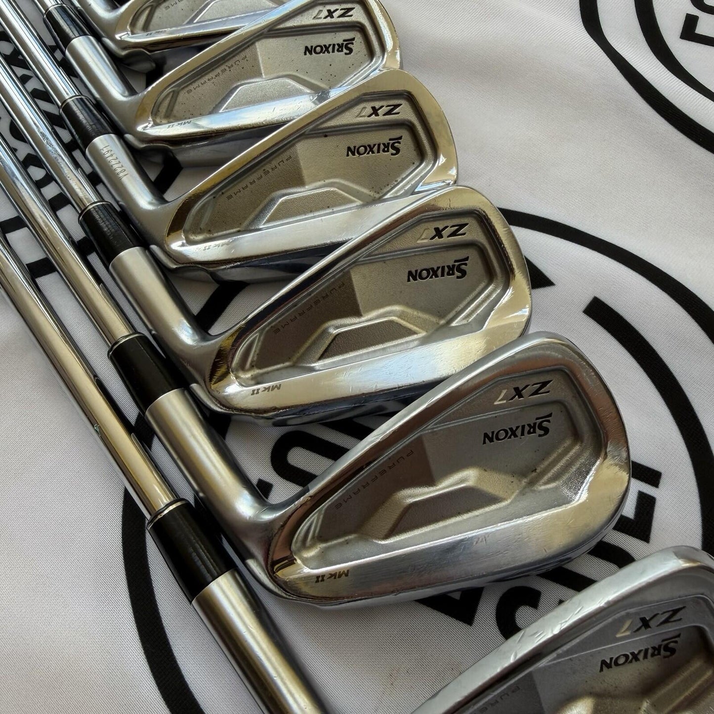 SRIXON ZX7 MKII IRONS / 4 - PW / Mens RH / 105g Regular Flex / V.GOOD USED