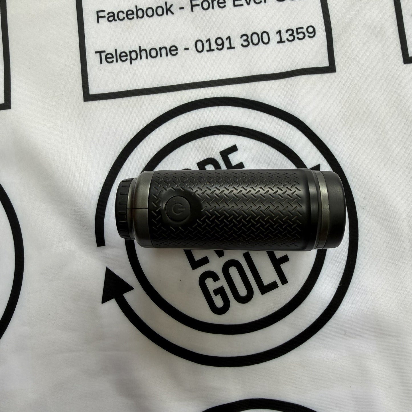 BUSHNELL TOUR V2 GOLF RANGE FINDER / GOOD USED
