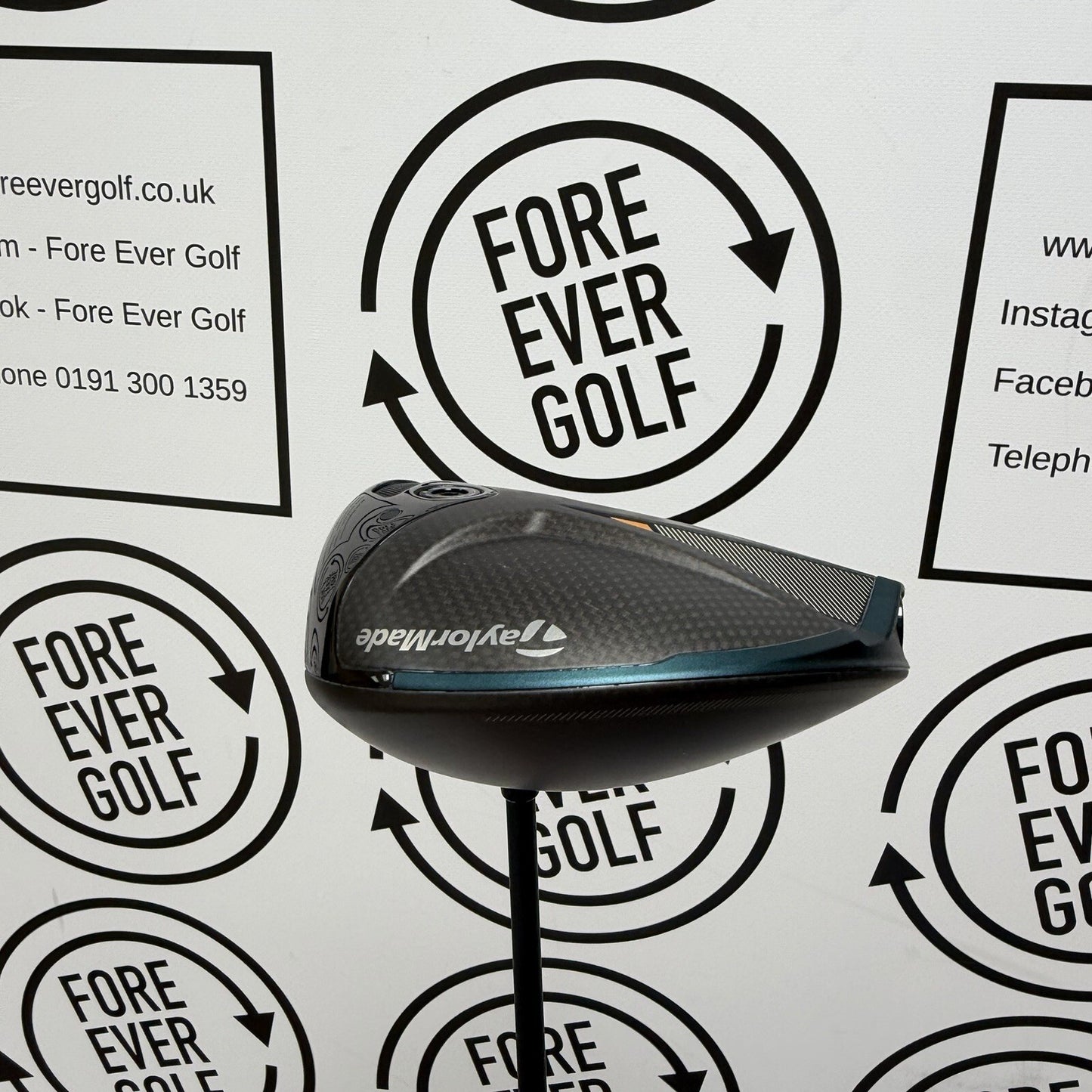 TAYLORMADE Qi4D DRIVER / 9 Degree / RH / 60g Stiff Flex / MINT USED