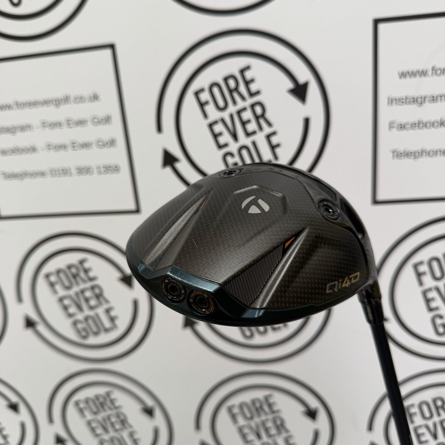 TAYLORMADE Qi4D DRIVER / 10.5 Degree / RH / 60g Stiff Flex / V.GOOD USED
