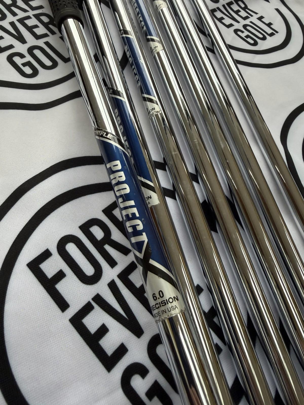 CALLAWAY Ai SMOKE IRONS / 4 - PW / Mens RH / 120g Stiff Flex / GOOD USED