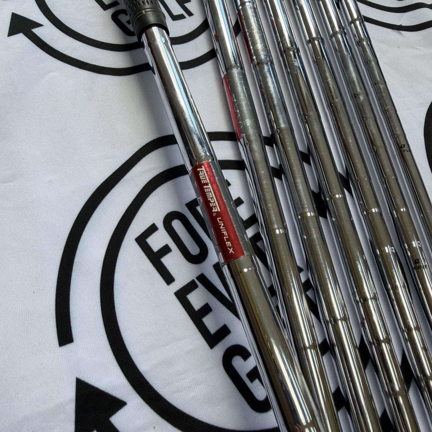 WILSON D200 IRONS / 5 - PW + SW / RH / Reg Flex / GOOD USED