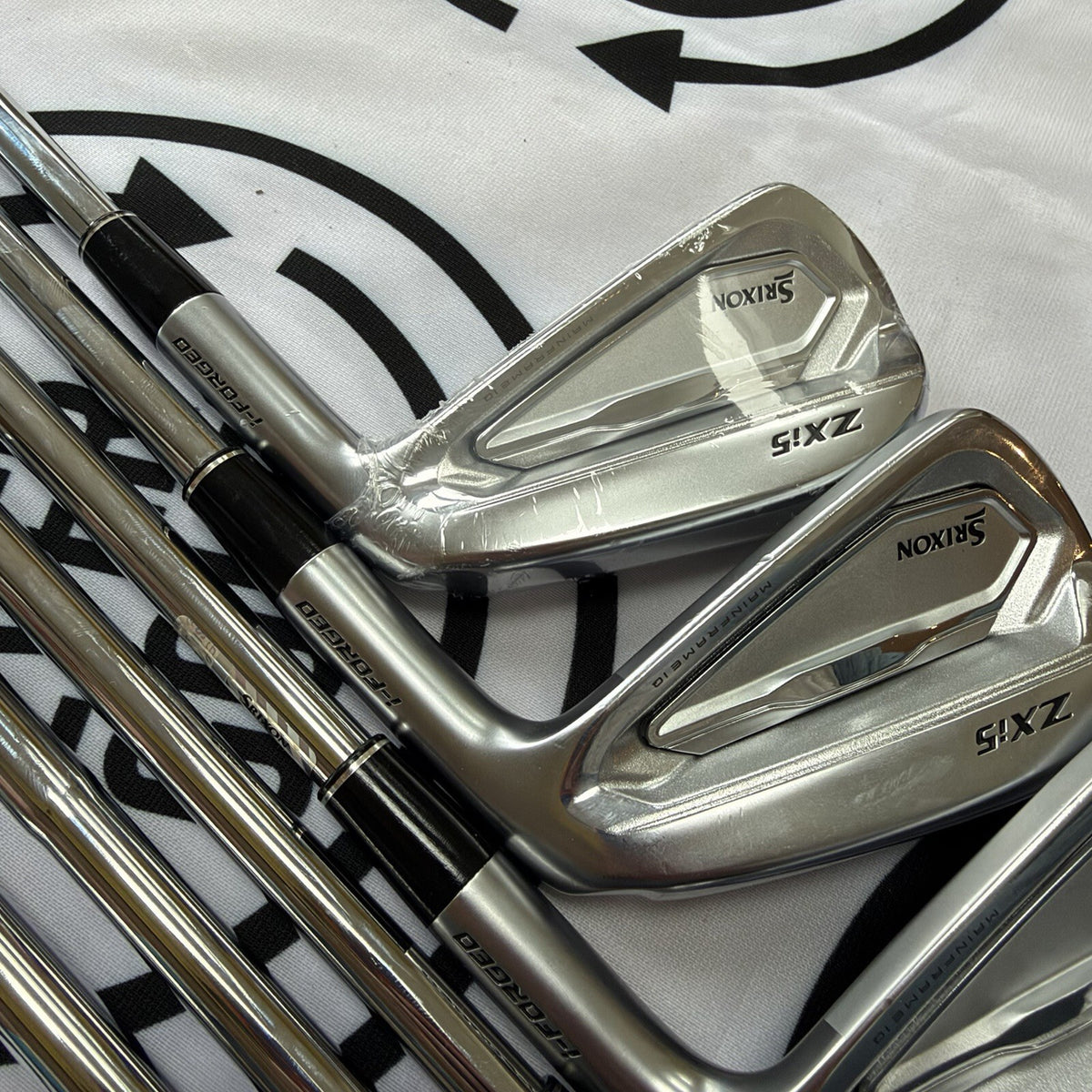SRIXON ZXi5 (2026) IRONS / 5 - PW / Mens RH / 115g Stiff Flex / MINT USED